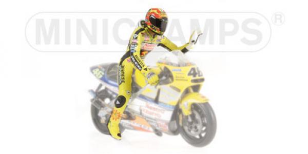 FIGURINE SITTING – VALENTINO ROSSI – GP 500 2001 L.E. 7446 pcs.